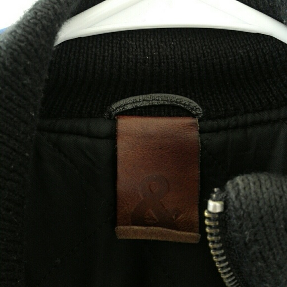 Dolce & Gabbana timeless leather bomber jacket - Picture 6 of 8